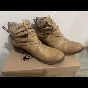 Freebies booties